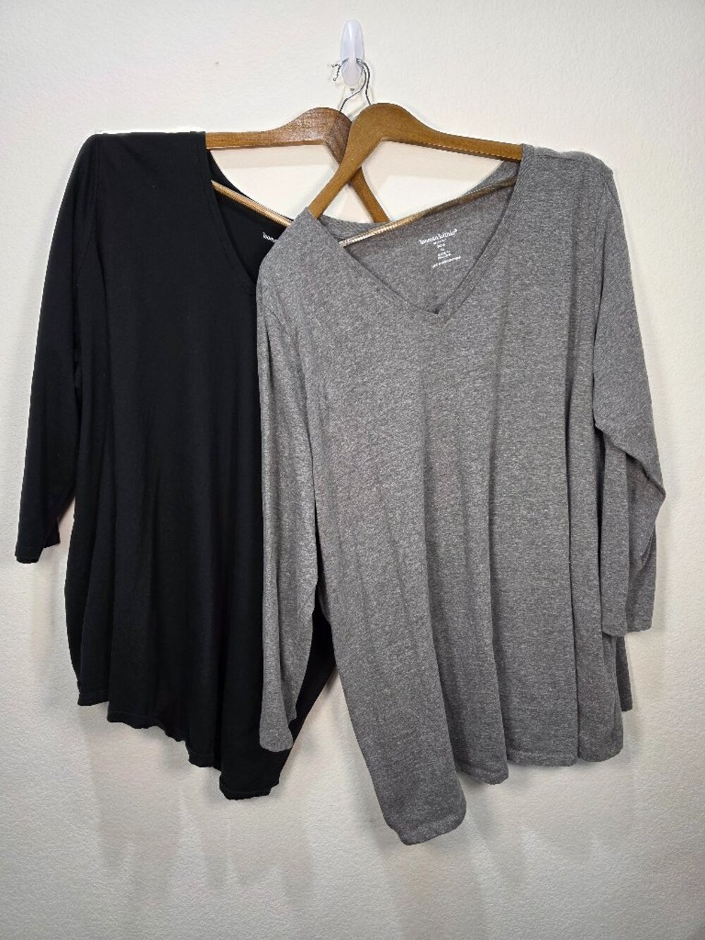 Woman Within 4X Lot of 2 V-Neck T-Shirts Black Gray Heather Cotton Plus Size 34/